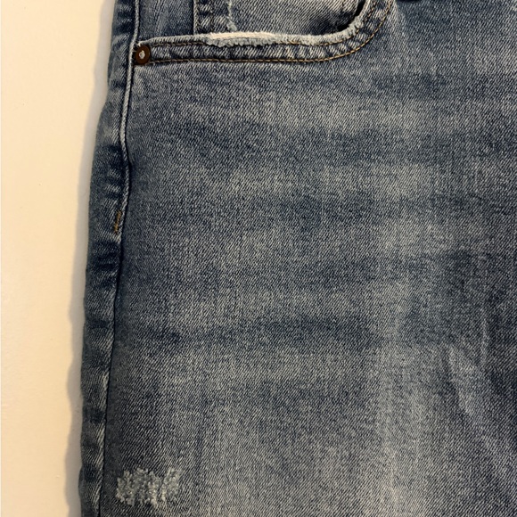 Hint of Blu Light Blue Cropped Jeans - Picture 4 of 6